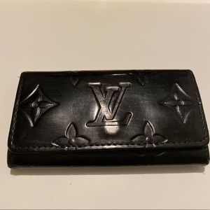 Black Vernis Louis Vuitton Key Holder